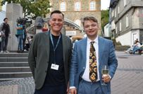 Moderator Holger Wienpahl (links) führte durch den Eröffnunsgabend.