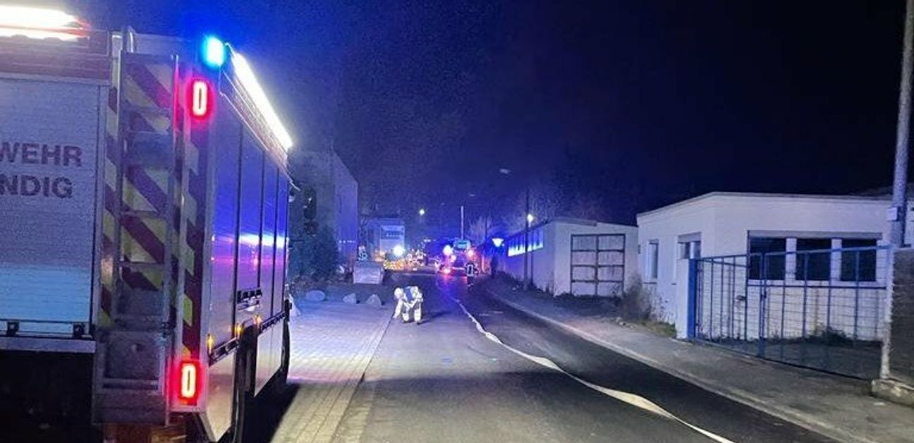 Am Montagabend, 12. Dezember, musste die Freiwillige Feuerwehr Mendig zu einem Hallenbrand ausrücken.