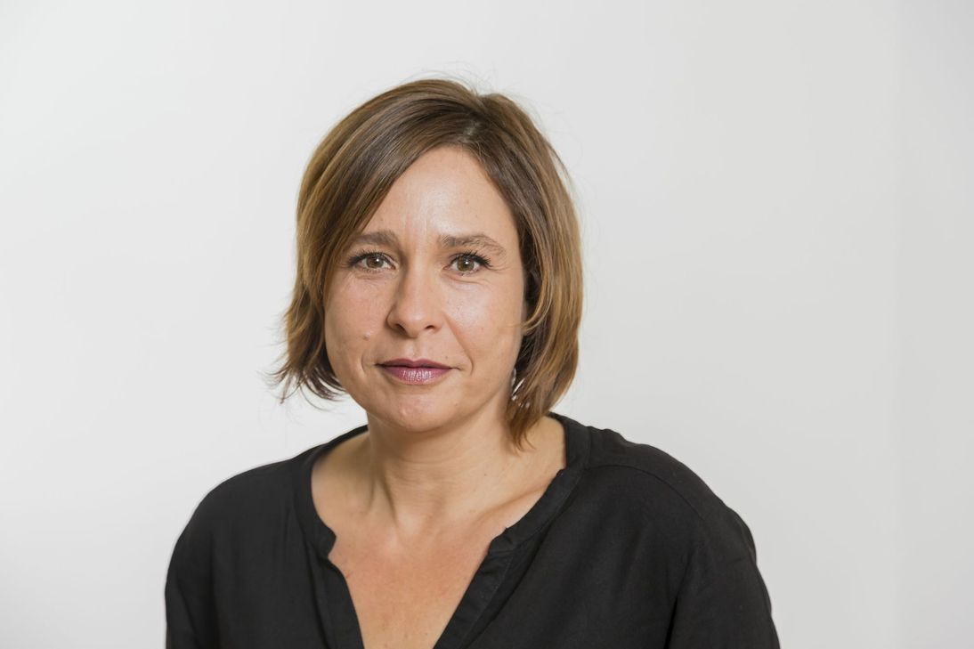 "Schwere Zeiten für Landwirte. Nach den Milchbauern sind es jetzt die Schweinehalter, die zittern müssen. Wie ein Damoklesschwert schwebt die Bedrohung über ihnen und es gibt kein wirksames Konzept, um gegen die Afrikanische Schweinepest anzugehen. Die Hoffnung liegt nun auf den Jägern und der Vernunft der Menschen, keine Speisereste aus Osteuropa achtlos wegzuwerfen. Nur solidarisch kann die wirtschaftliche und für die Landwirte ganz persönliche Katastrophe abgewendet werden." - Kommentar von Redakteurin Sybille Schönhofen (SybilleSchoenhofen@TW-Verlag.de)