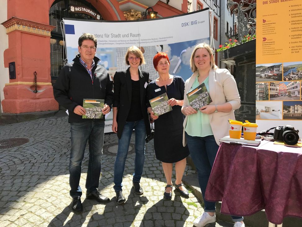 v.l.: Peter Berdi (Berdi Architekten), Manuela Klug (DSK), Gudrun van Brandwijk (VG BKS) und Kerstin Leisen (EA BKS).Foto FF