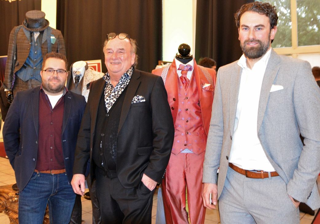 Die Macher der Hochzeitsmesse im Nells-Park-Hotel Trier zeigten sich mit dem Besucherzuspruch sehr zufrieden. Unser Foto zeigt von rechts: Die Veranstalter und Organisatoren der Hochzeitsmesse Daniel und Hans-Dieter Schraps sowie Hausherr Carsten Vogt, Betriebsleiter des Nells-Park Hotels.