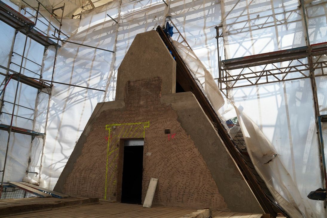 Bei diesem Dachgiebel konnte ein Teil der alten Bausubstanz bewahrt werden. Foto: Nathalie Hartl