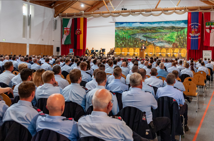 In Piesport erhielten über 1000 Einsatzkräfte die Fluthilfemedaille.