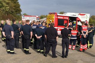 Einweisung der Kräfte im Sammelraum Waldlaubersheim.