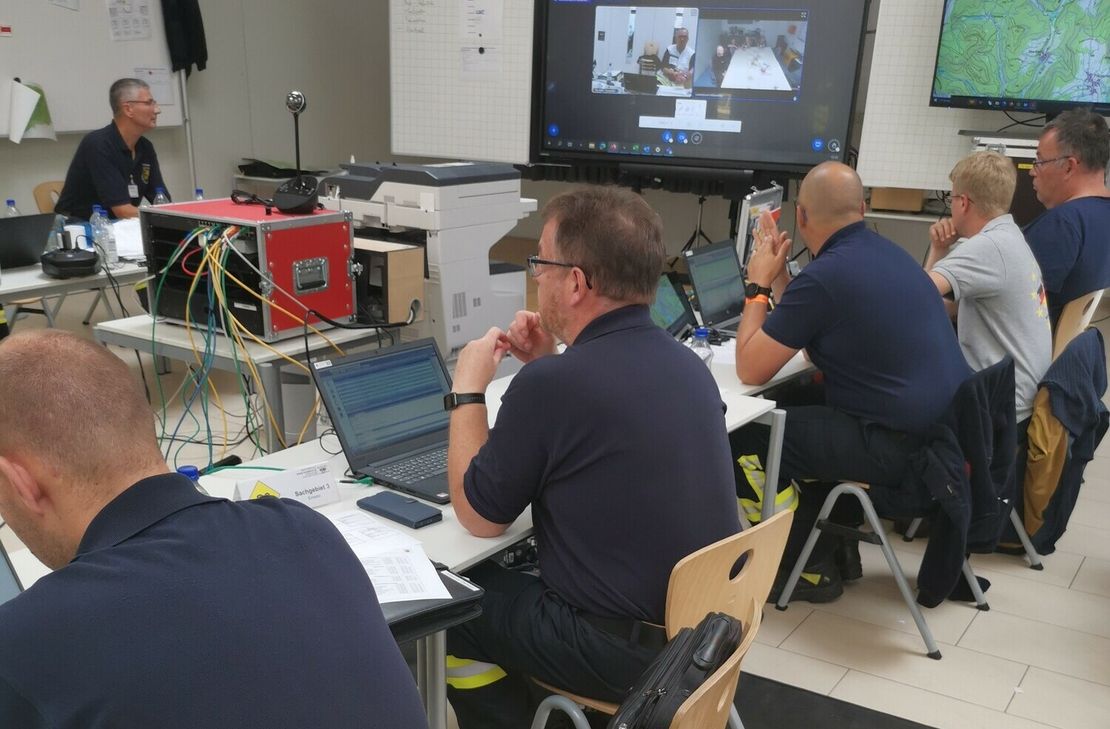 Die Technische Einsatzleitung während einer Videokonferenz.