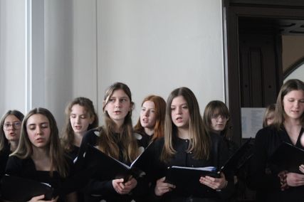 Schülerinnen des Schulchors.