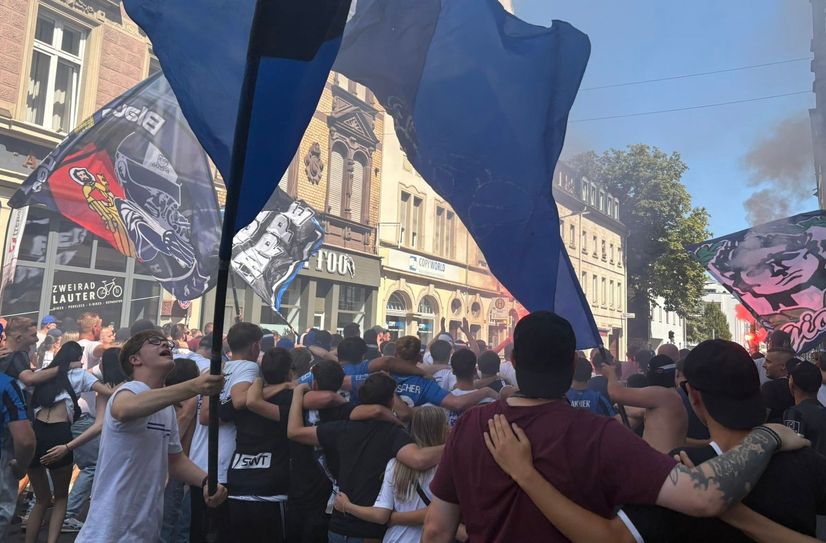 Fanmarsch der Eintracht-Fans