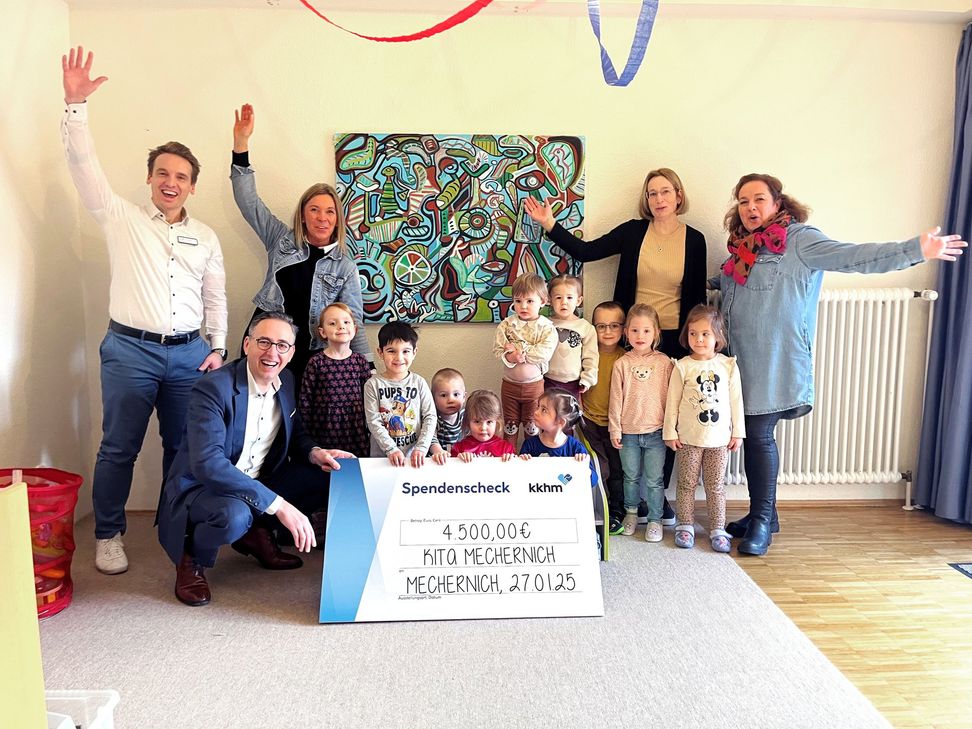 In diesem Jahr ging der Erlös aus dem Verkauf des kkhm in Höhe von 4.500 Euro an eine KiTa in Mechernich. Das Geld wird für die Anschaffung einer neuen Nestschaukel genutzt – ein langgehegter Wunsch der Kinder.
