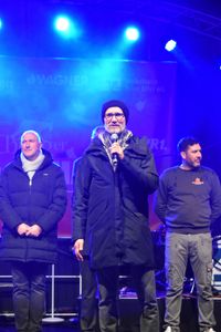 Lars Messerich hält ein Grußwort