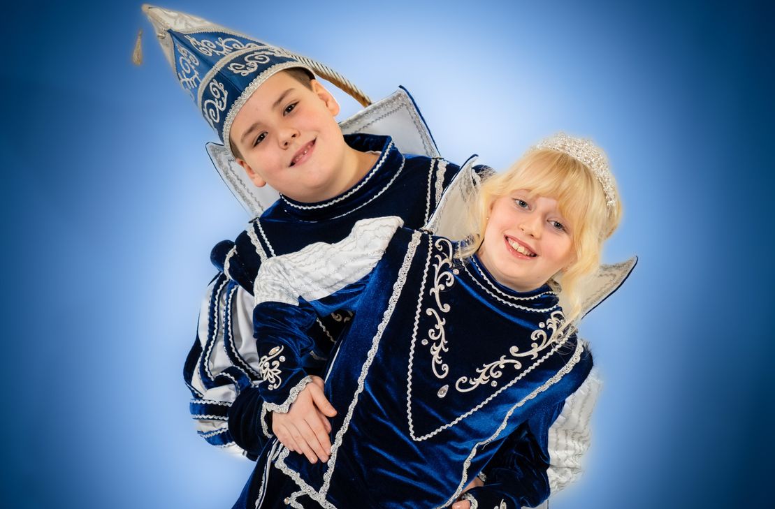 Närrischer Nachwuchs gesichert: Das Enkircher Kinderprinzenpaar Prinz Daniel II. und Prinzessin Mia I.