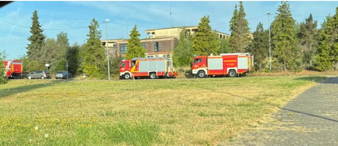 Zahlreiche Einsatzkräfte wurden am Morgen alarmiert.