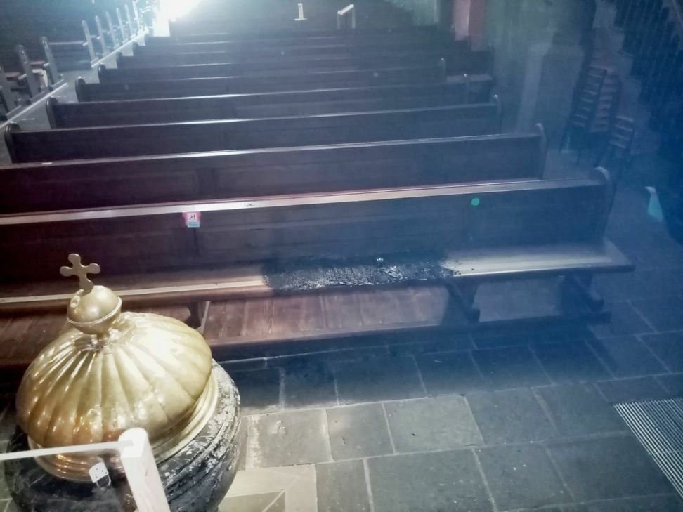 Am 17. Mai brannte ein Sitzpolster. Die Beseitigung der Folgen sah zunächst problemlos aus.