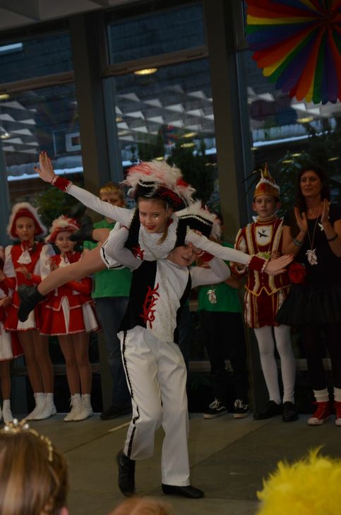 Das junge Tanzpaar der Kester Lehmschwalbe: Paula Henn und Niklas Frohn.