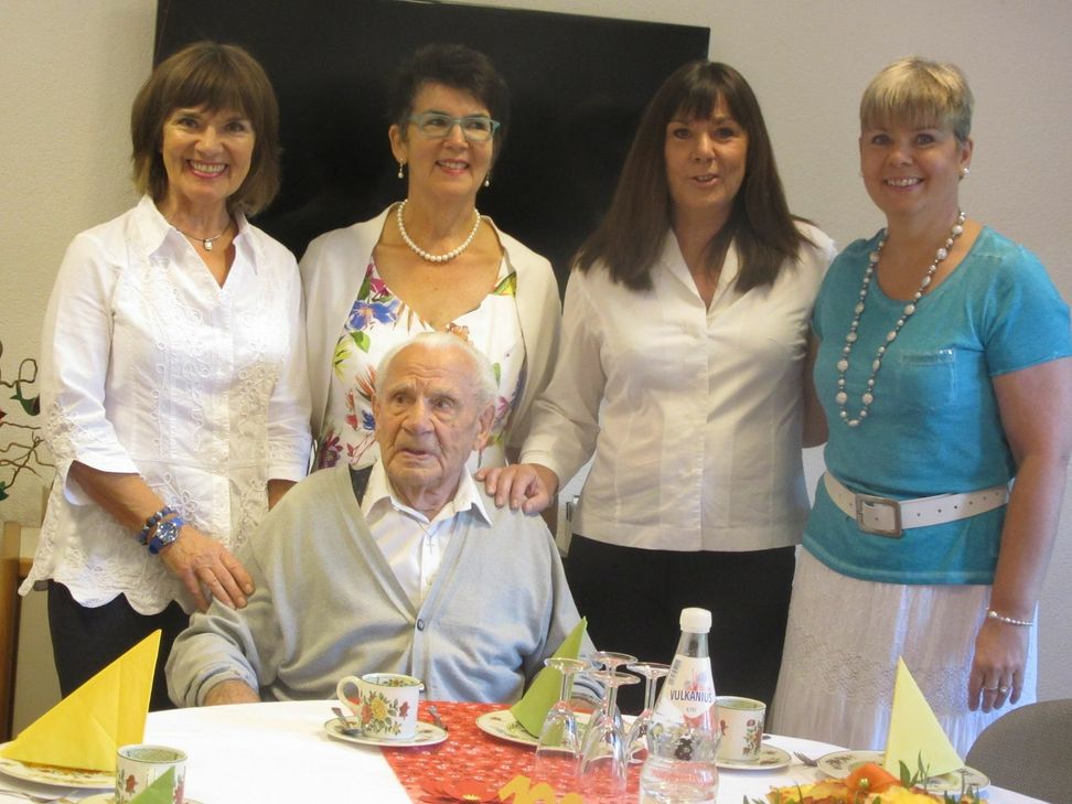 Josef Eilens feierte seinen 100. Geburtstag in bester Gesellschaft. Foto: FF