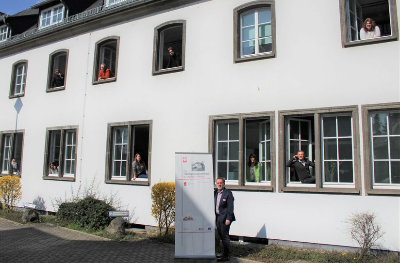 Trotz Corona-Krise finden die Menschen bei den Caritas-Mitarbeiterinnen und Mitarbeitern in Mayen telefonisch oder per Mail Rat und Hilfe. Foto: Caritas