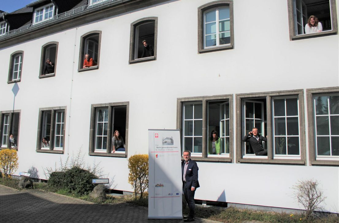 Trotz Corona-Krise finden die Menschen bei den Caritas-Mitarbeiterinnen und Mitarbeitern in Mayen telefonisch oder per Mail Rat und Hilfe. Foto: Caritas