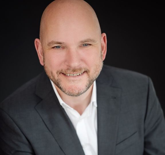 Jorma Klauss ist als Bürgermeister der Gemeinde Roetgen Gastgeber des 23. Ausbildungstages in der Nordiefel