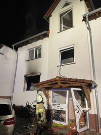 Das schwer beschädigte Haus in der Hackenheimer Straße ist aktuell nicht bewohnbar.