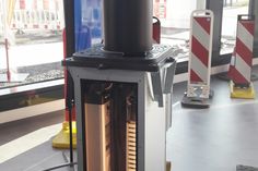 Gesamtansicht eines versenkbaren Pollers mit dem Unterbau, der 1,20 Meter unter die Straßenoberfläche reicht. Foto: Tiefbauamt