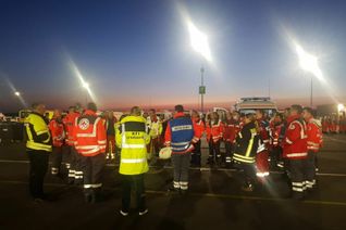 Einsatzkräfte aus dem Landkreis Vulkaneifel am Bereitstellungsraum am Nürburgring. Foto: Kreisverwaltung