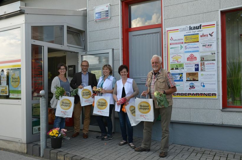 Vorstand und Mitarbeiter des Konsum Eicherscheid präsentieren das neue Gesicht des Dorfladens im Rahmen der Aktion »Heimat shoppen« am kommenden Freitag ab 15 Uhr.