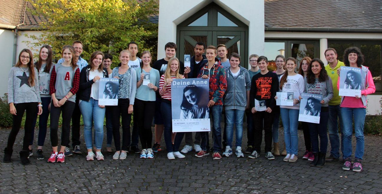 Die Wanderausstellung "Deine Anne – Ein Mädchen schreibt Geschichte" ist im Rahmen der Kreiskulturtage in der Synagoge in Schweich zu sehen. Foto: Bistum