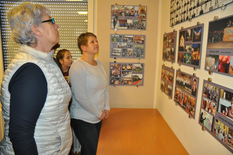 Das Interesse an den Bilddokumenten der 750-Jahr-Feier der Eifelgemeinde war sehr groß.