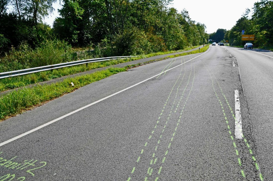 Die Polizei versucht den Unfallhergang, durch den der Autofahrer leider verstarb, zu rekonstruieren und sucht Zeugen. Foto: psm