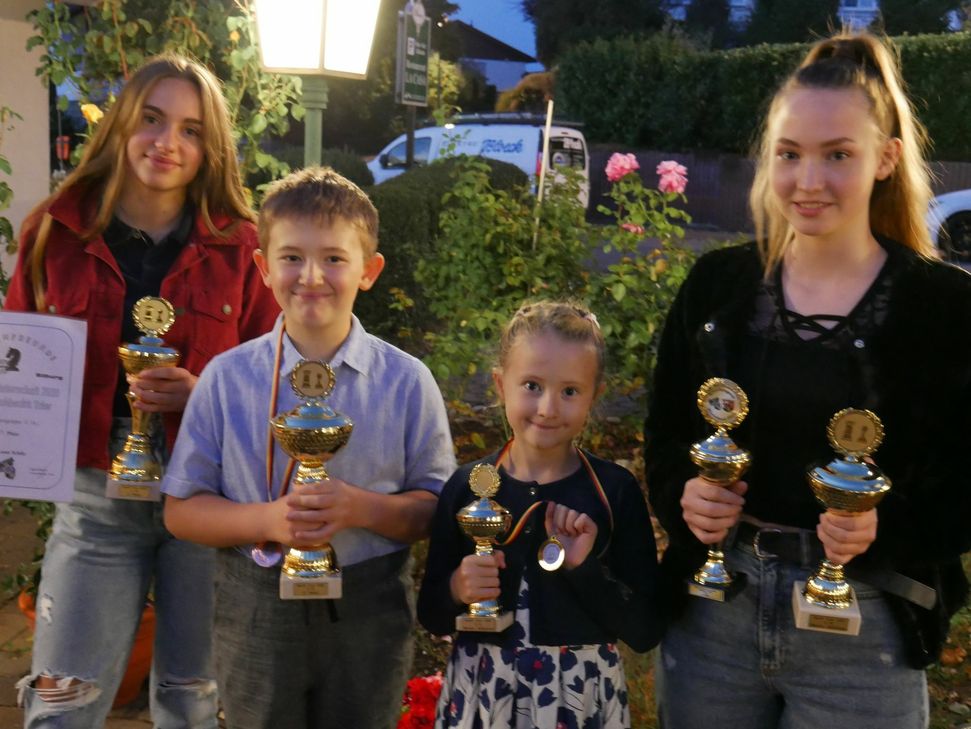 Die erfolgreichen Spieler der Konzer Schachjugend, v.l.: Luna Schilz, Marcel und Helena Frydel, Sophie Biermann. Foto: FF