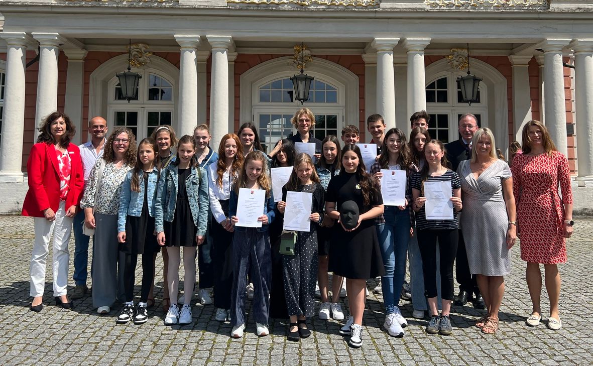 Die Klassen 6j, 8b und 10a des St.-Wilibrord-Gymnasiums Bitburg überzeugen beim diesjährigen Bundeswettbewerb Fremdsprachen