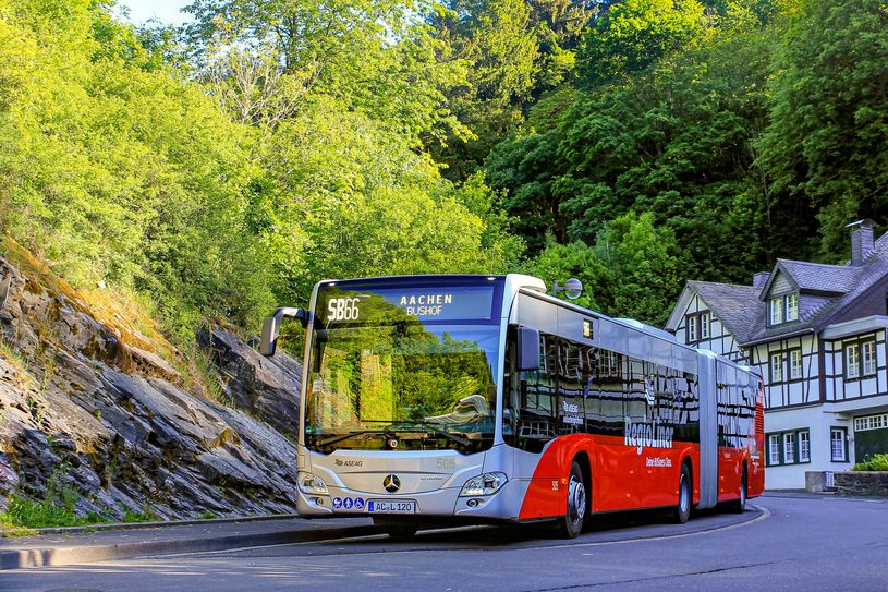 Nachhaltig und klimaschonend: Bis 2026 werden emissionsfreie Busse der ASEAG angeschafft - gefördert vom Land. Denn nachhaltige Mobilität im ländlichen Raum ist NRW-Umwelt- und Verkehrsminister Oliver Krischer wichtig.