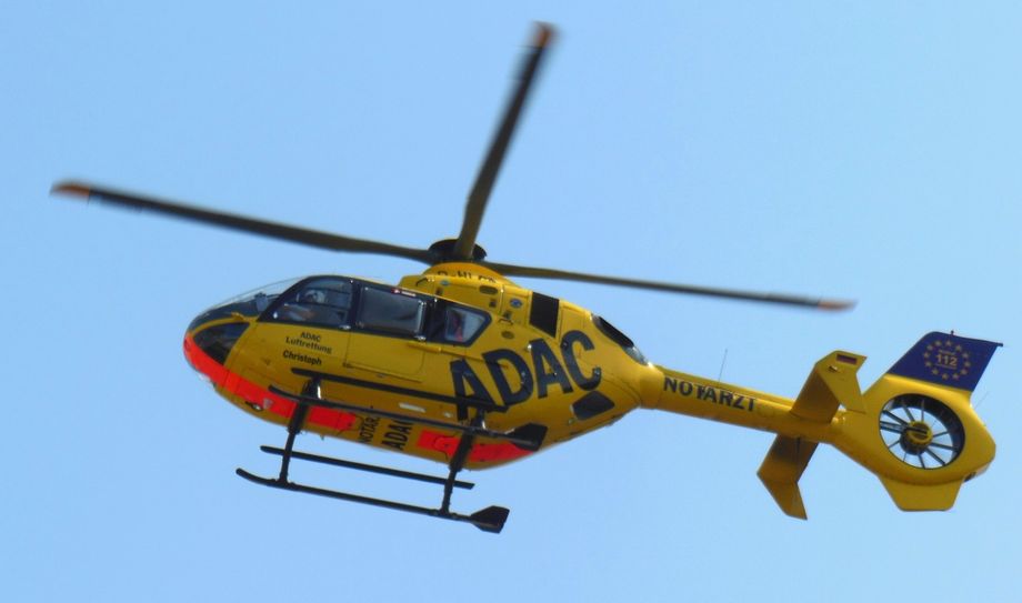 Der 64-Jährige wurde schwerverletzt mit dem Hubschrauber ins Krankenhaus gebracht.