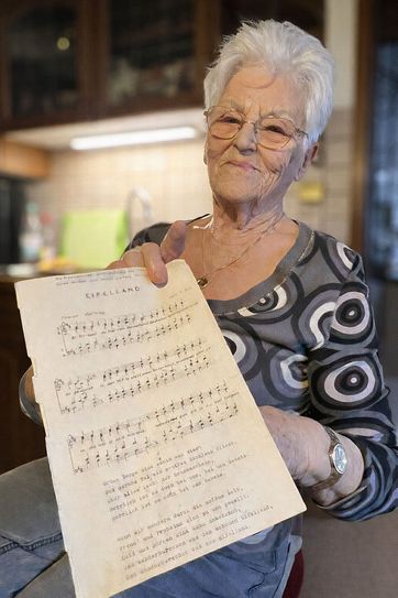 Das Notenblatt vom Lied »Eifelland« besitzt Irmgard Umnik immer noch. »Ich habe es immer sehr gerne gesungen«, sagt sie.