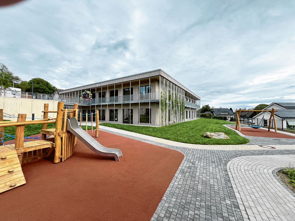 Ein modernes, nachhaltiges und kinderfreundliches Gebäude schafft mitten in Mützenich Raum für bis zu 95 Kinder.