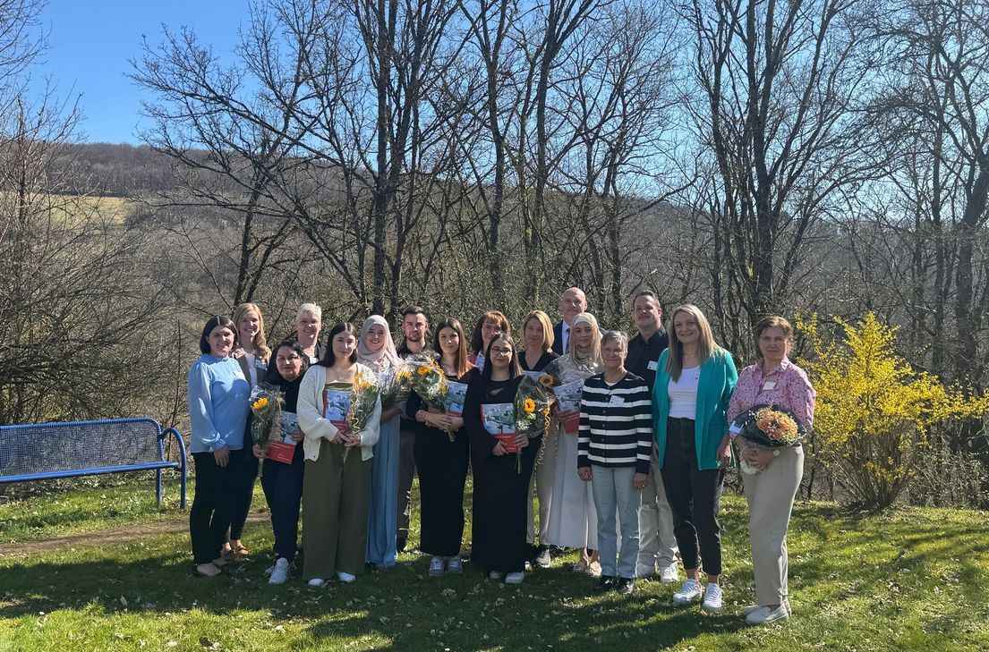 Neun Absolventen feierten ihren erfolgreichen Ausbildungsabschluss am Klinikum Idar-Oberstein.