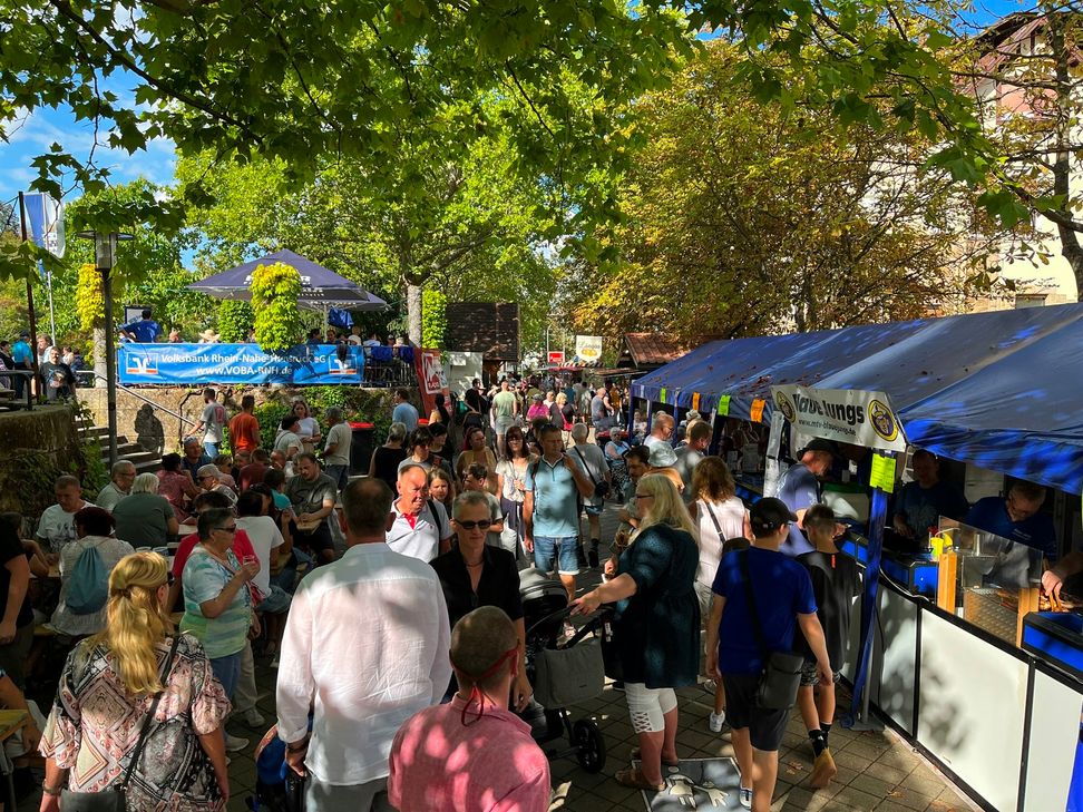 Vollbesetzte Ränge, spannende Gefechte: Nach zwei Jahren Pause wurden am Sonntag endlich wieder die Könige und Königinnen der Fischerstecher ausgefochten.