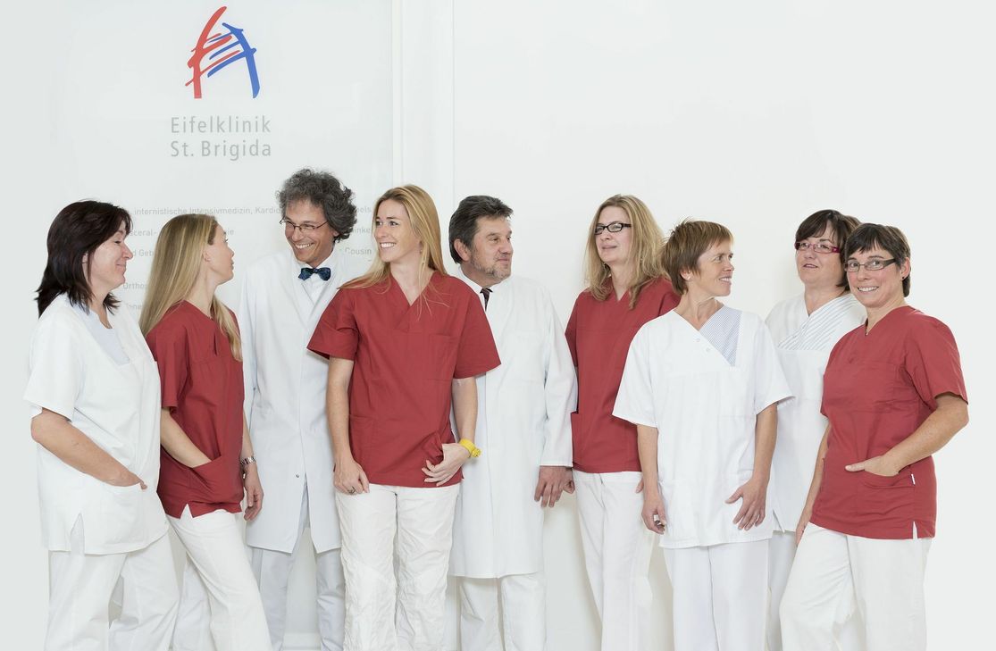 Ärzte, Hebammen und Kinderkrankenschwestern arbeiten auf der Geburtshilflichen Station der Eifelklinik Hand in Hand. Und sie haben alle Hände voll zu tun, schließlich erwartet St. Brigida in diesem Jahr etwa 325 Neugeborene.