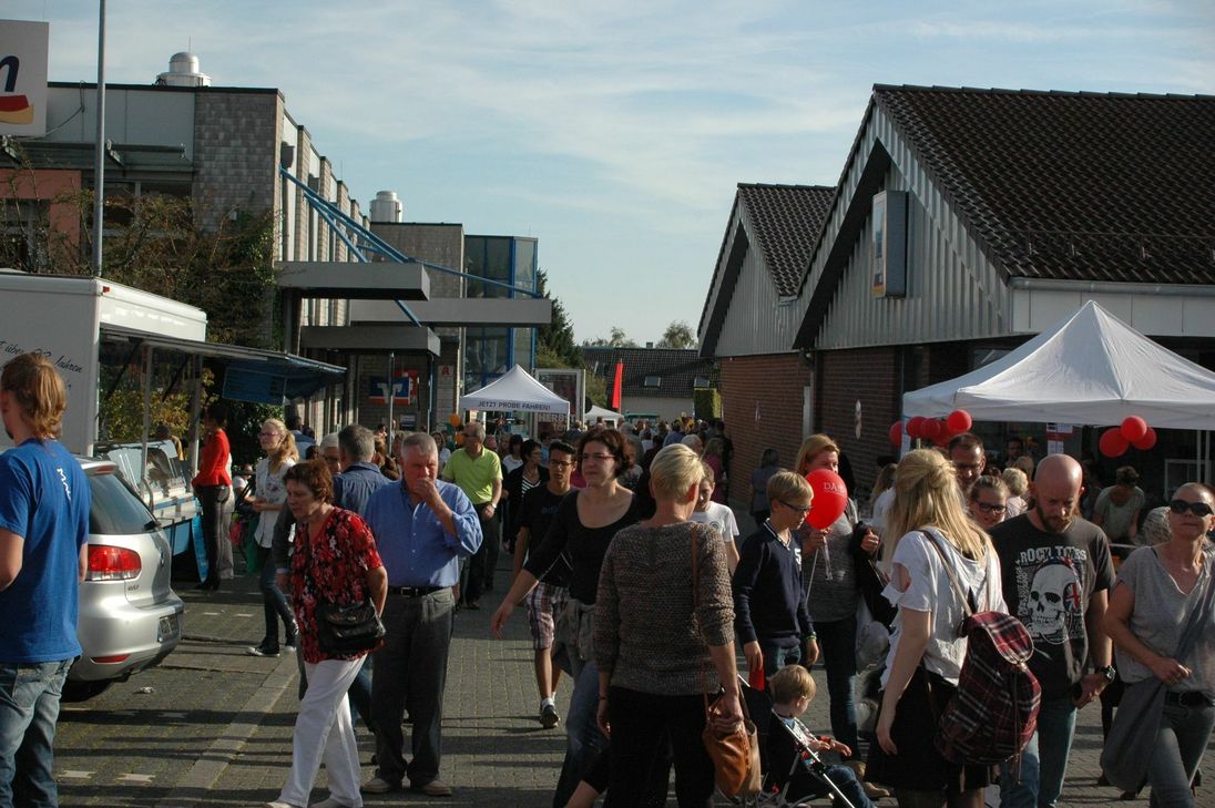 Nachdem nunmehr die NRW-Landesregierung ddas Verbot von Großveranstaltungen bis mindestens zum 31. Oktober verlängert hat, wird auch die AMU (Arbeitsgemeinschaft Monschau Unternehmen) nicht mehr an einer Ausrichtung des diesjährigen Monschauer Wirtschaftstages, der für Sonntag, 20. September 2020 vorgesehen war, festhalten können.