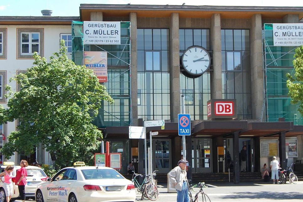 Die Bundespolizei berät Reisende am Hauptbahnhof. Foto: Archiv