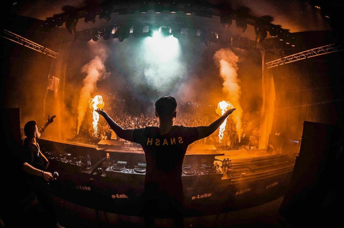 Beim "e-lake-Festival" in Echternach heizten DANTH & Youree im wahrsten Sinn des Wortes ein.