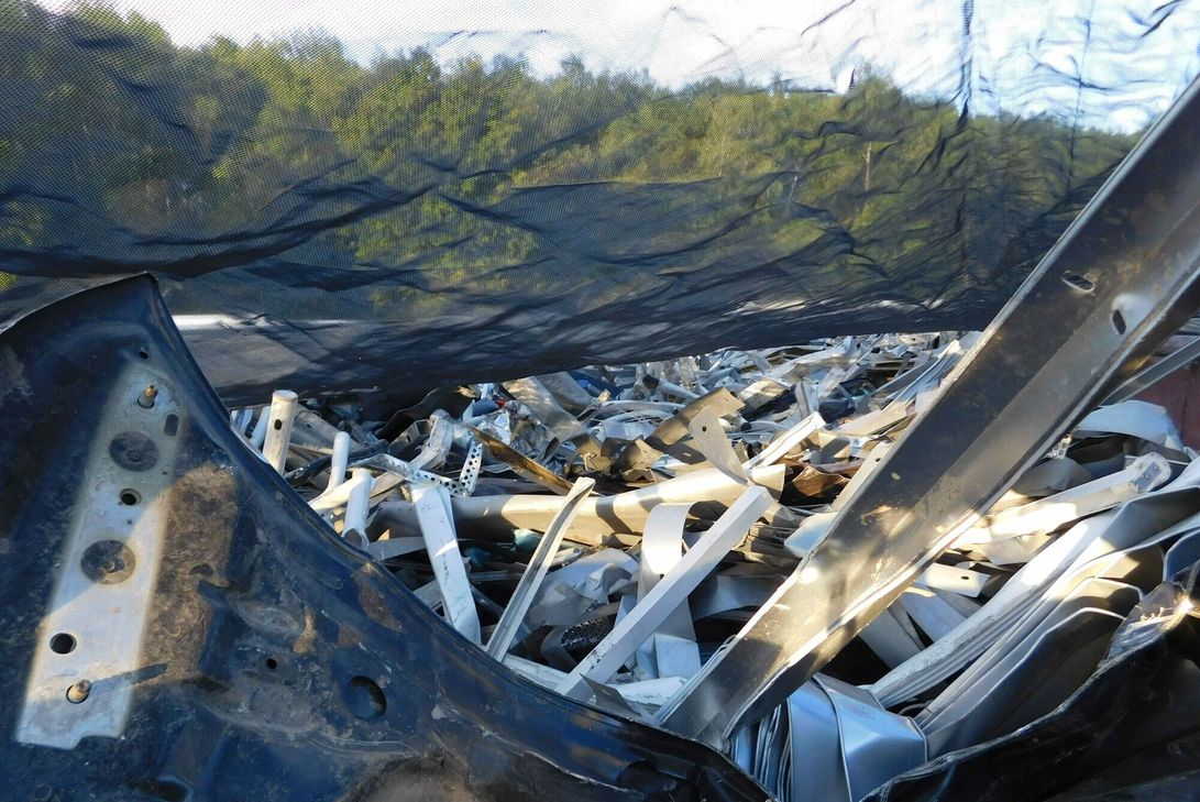 Die Ladung des Lkw wurde kontrolliert.