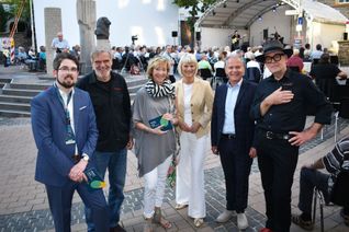 Von links: Lukas M. Dominik, Klaus Endres, Sabine Schultz, Gundula Gause, Dr. Andreas Nikolay und Wolfgang Stemann am Eröffnunsgabend.