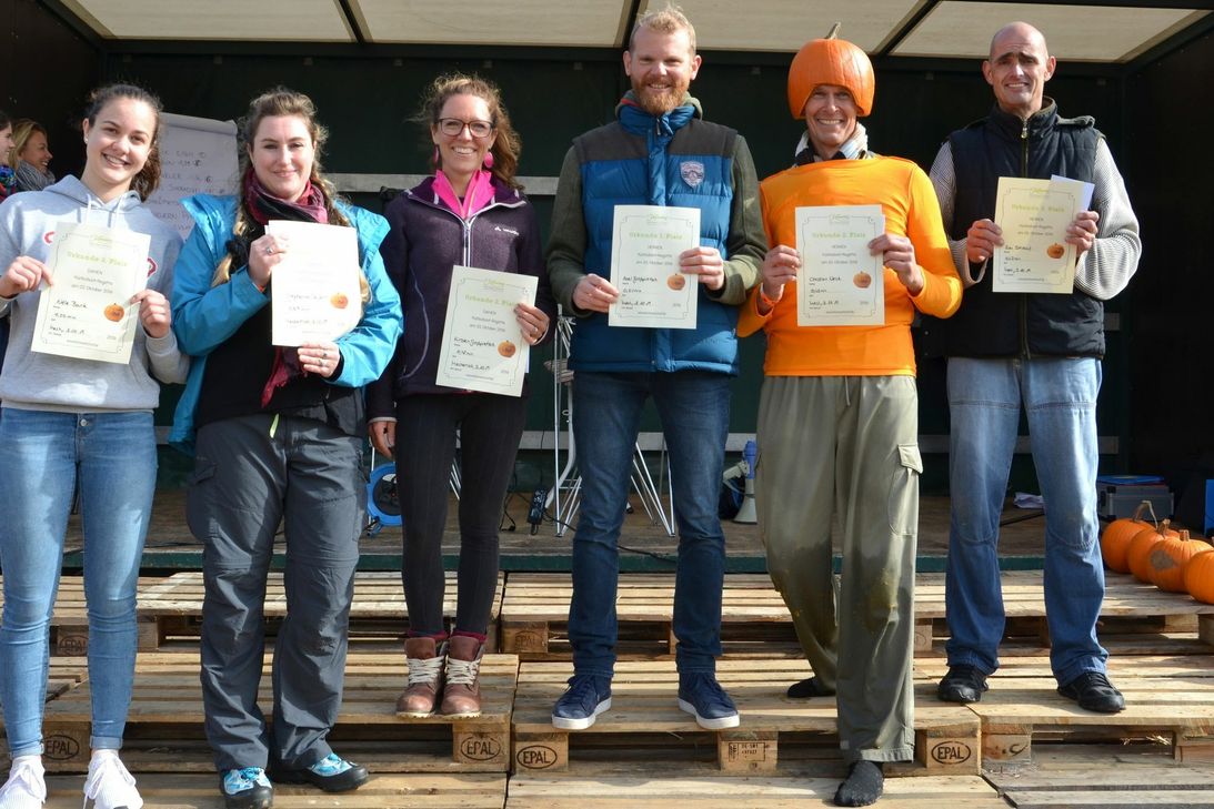 Die Sieger: Nele Bank, Stephanie Seifert, Kirsten Großpietsch, Axel Großpietsch, Christian Weck, Kai Strauf. Foto: Krewelshof/ Jennifer Held