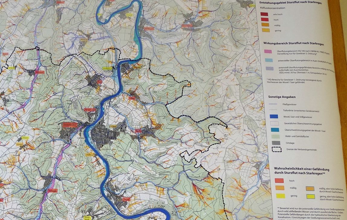 Eine Starkregenkarte vom Landesamt für Umweltschutz. Zu sehen ist die Verbandsgemeinde Saarburg. Alle gefährdeten von Starkregen betroffenen Orte sind rot eingezeichnet. Foto: Mohsmann