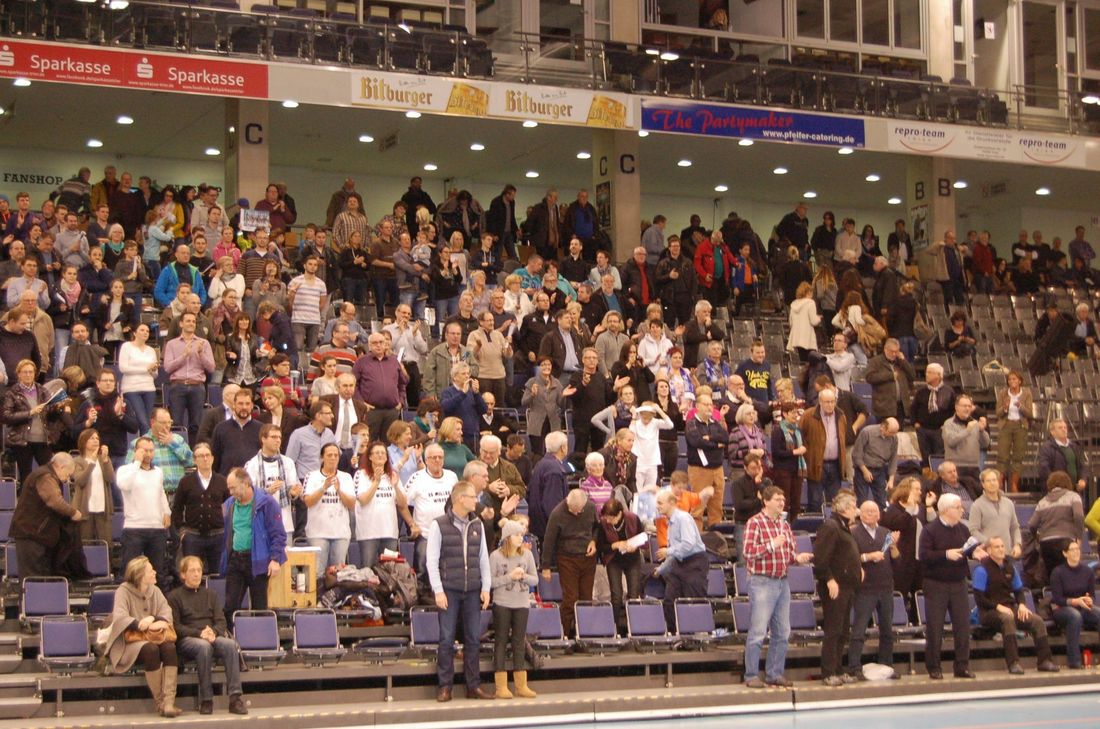 Stehende Ovationen waren der verdiente Lohn für die wie entfesselt aufspielenden Miezen. Foto: Andreas Arens