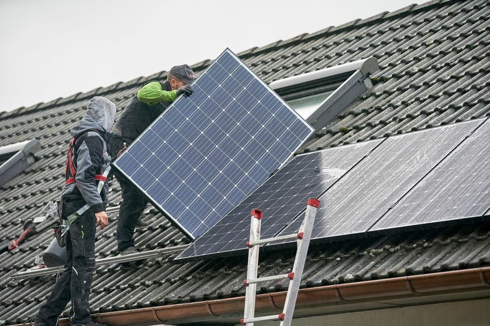 Mit eine Photovoltaikanlage können Hausbesitzer ihren Anteil zur Energiewende leisten. (Foto: evm/Ditscher)