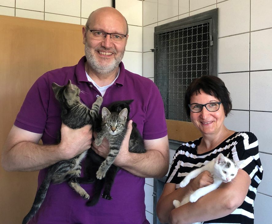 Tierheimleiter Rainer Kordel und die Vorsitzende des Fördervereins Eifeltierheim, Anke Zimmer, haben den Verein Eifeltierheim-Altrich gegründet.  Ein aktuelles Video aus dem Eifeltierheim finden Interessierte unter www.facebook.com/wochenspiegel.eifel.  Video/Foto: Sarah Stieren