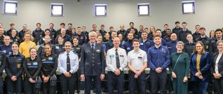 Gruppenfoto der zahlreichen Teilnehmerinnen und Teilnehmer der IPW.