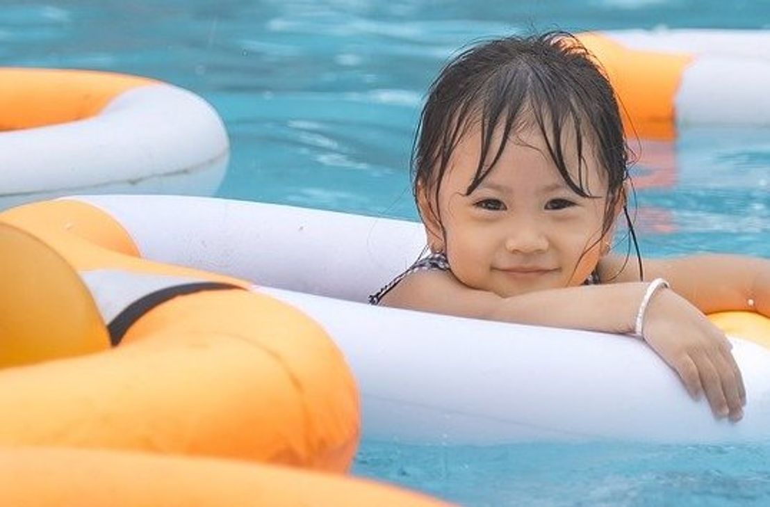 Die bestehenden erfolgreichen Projekte wie „MeinSport“ und „Kinder lernen schwimmen“ galt es zu verstetigen und besser auszustatten. Außerdem konnte eine Lohnsteigerung für die hauptamtlichen Trainer*innen umgesetzt werden.