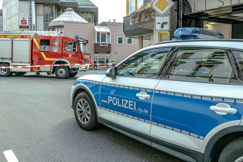 Bei Bauarbeiten war eine Erdgasleitung beschädigt worden. Während der Reparatur waren fast 3000 Menschen zeitweise ohne Strom.